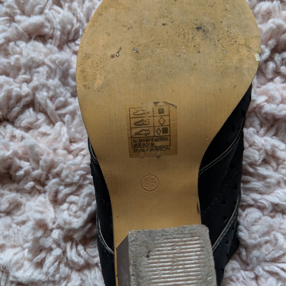 Backless booties - Picture 2 of 3